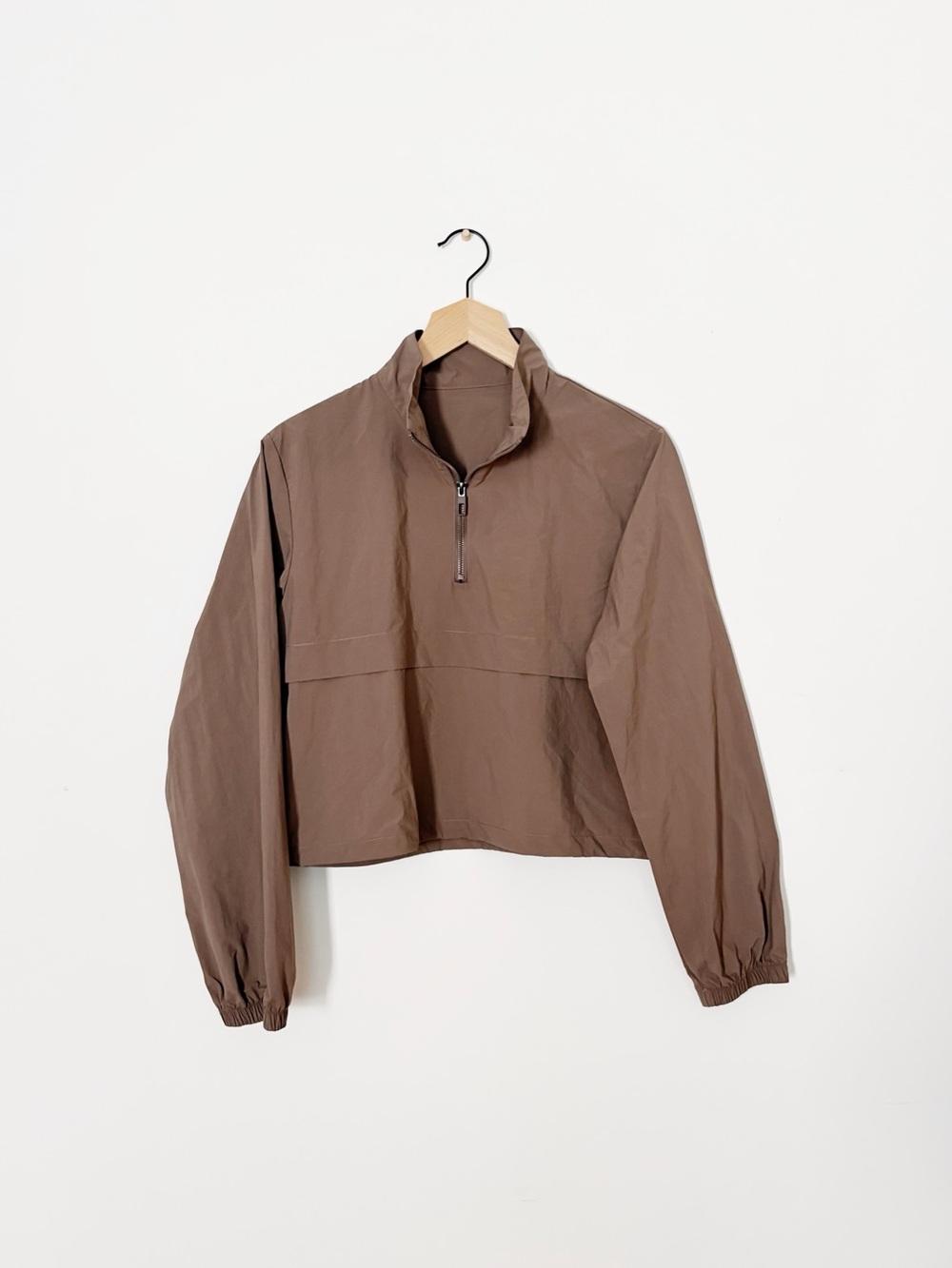 Alo Lightweight Nylon Windbreaker Quarter-zip Jacket in Brown Size Small